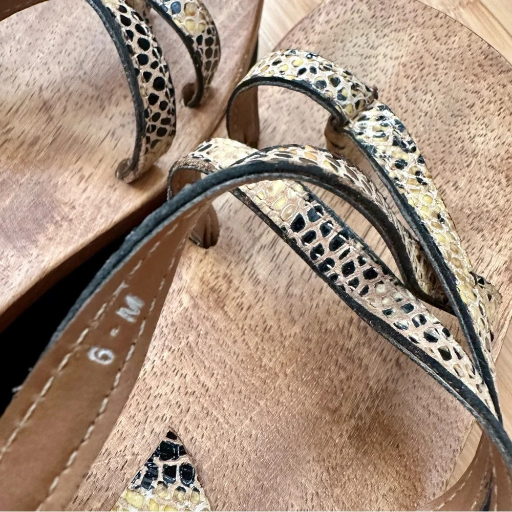Candie's y2k Snake-Print Tan and Black Platform Wedge Sandals